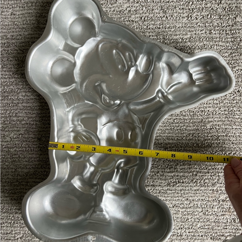 Disney Mickey Mouse Wilton Cake Pan - Picture 4 of 5